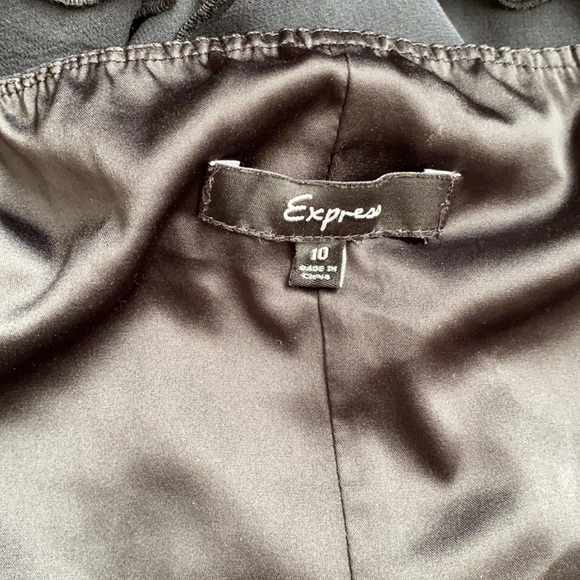 Express Women's Halter Neck Top Small Ruffle
Black Embellished Party size 10 - Picture 3 of 6